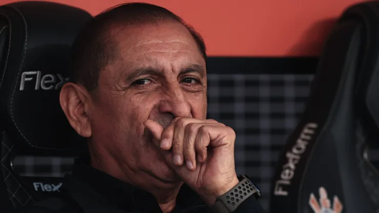 Corinthians vai rodando seu elenco com Ramón Díaz.