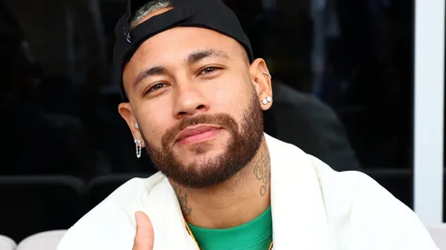 Neymar deve ser emprestado ao Santos por seis meses.