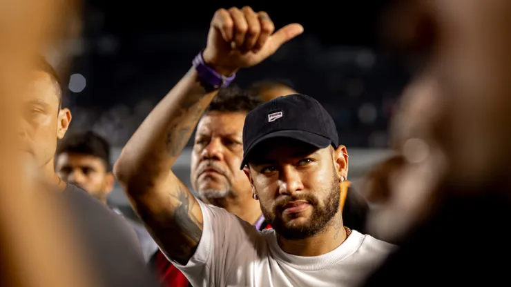 Neymar já disse "sim" ao Santos e agora espera rescindir com o Al-Hilal para voltar ao Brasil.
