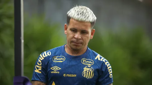 Soteldo durante treino pelo Peixe