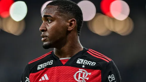Lorran durante partida entre Flamengo e Grêmio, no Maracanã, pelo Brasileirão 2024.