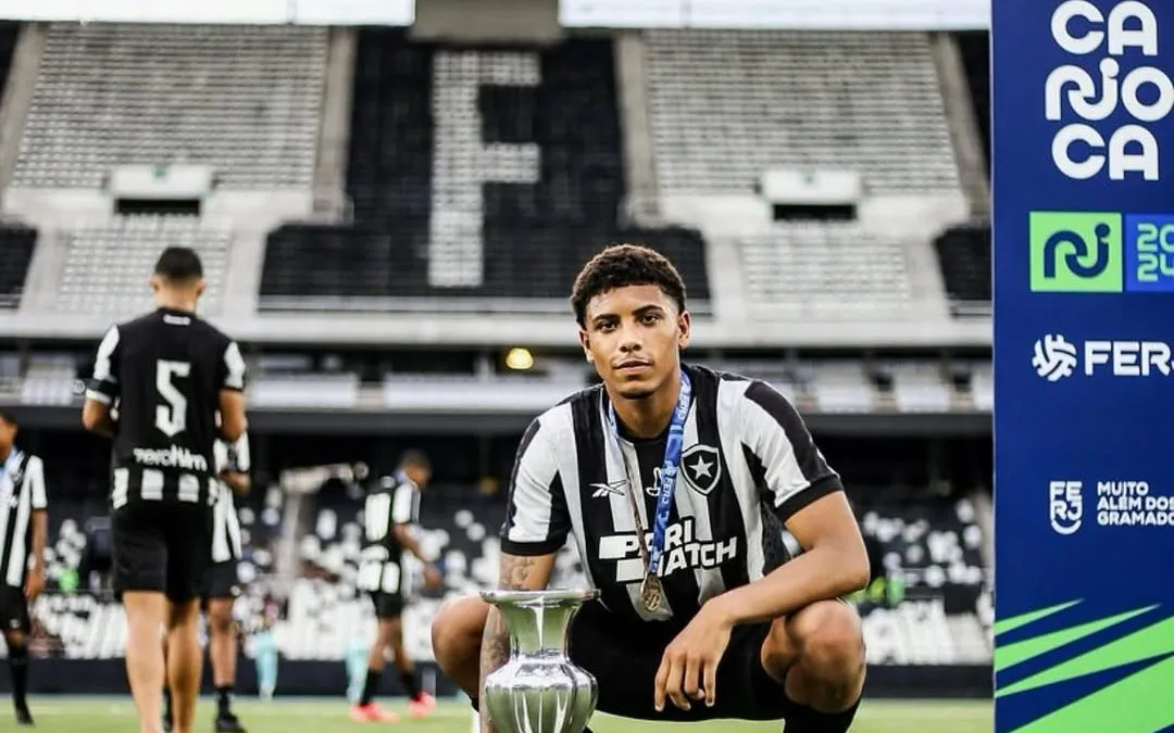 Kauê, foi campeão do Campeonato Carioca 2024 e pode brilhar no Ferrão nesta nova temporada. Foto: Divulgação/Redes Sociais