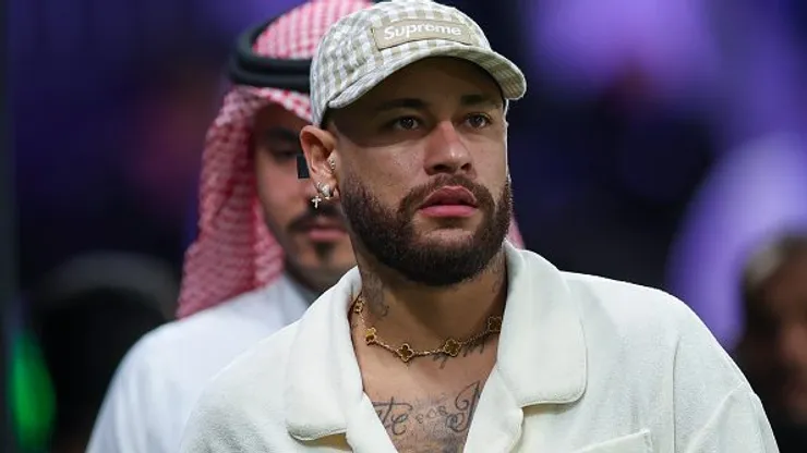 Neymar durante partida entre Al-Hilal e Al-Raed, pelo Campeonato Saudita. Foto: Yasser Bakhsh