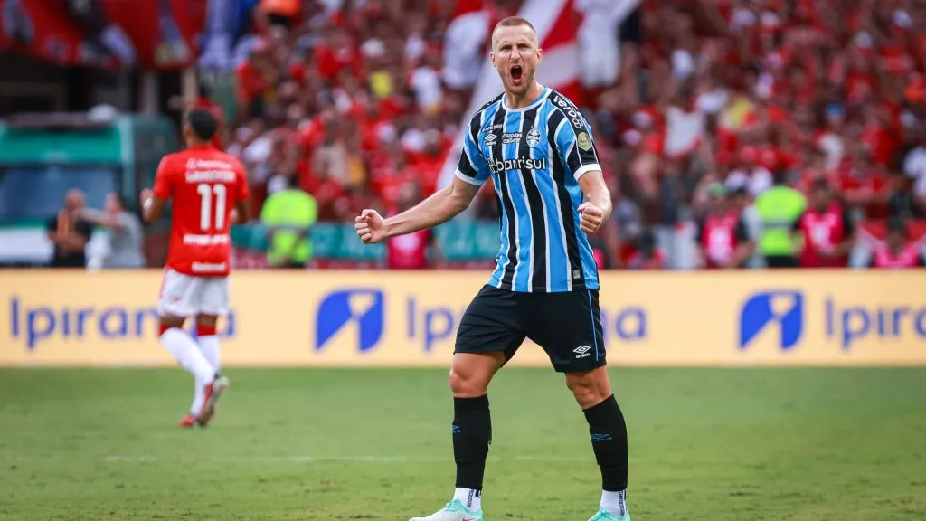 Rodrigo Ely no Grêmio em 2024. Foto: Maxi Franzoi/AGIF