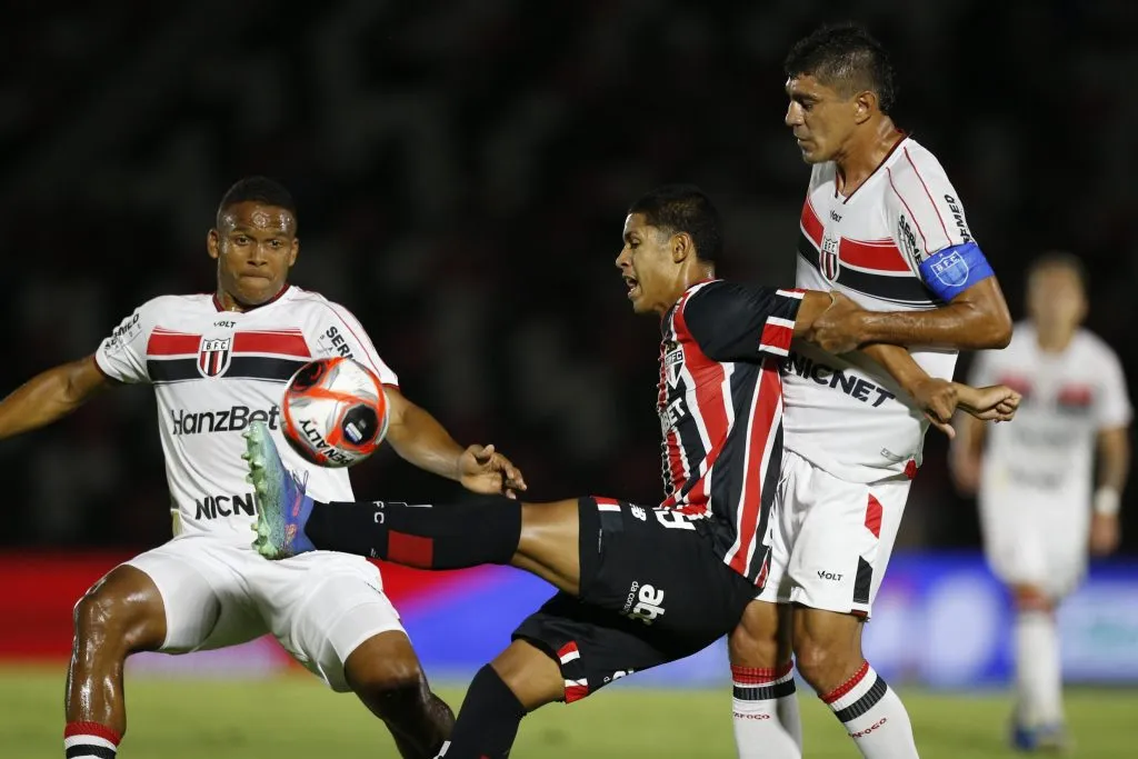 Ryan Francisco contra o Botafogo-SP, pelo Campeonato Paulista de 2025. Foto: Miguel Schincariol / Saopaulofc.net
