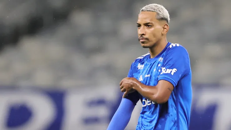 Matheus Pereira jogador do Cruzeiro durante partida contra o Palmeiras no estadio Mineirao pelo campeonato Brasileiro A 2024. Foto: Gilson Lobo/AGIF