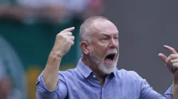 Mano Menezes acompanha a equipe do Fluminense - Foto: Ettore Chiereguini/AGIF