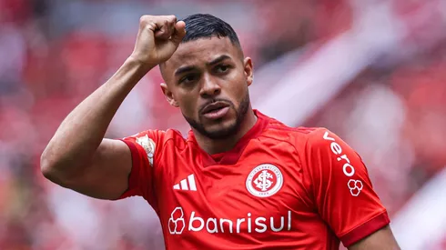 Vasco luta pela chegada de Wanderson.