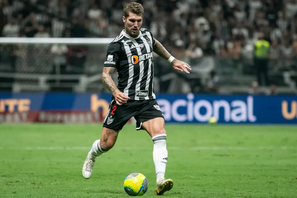 Lyanco em partida pelo Galo. Foto: Fernando Moreno/AGIF