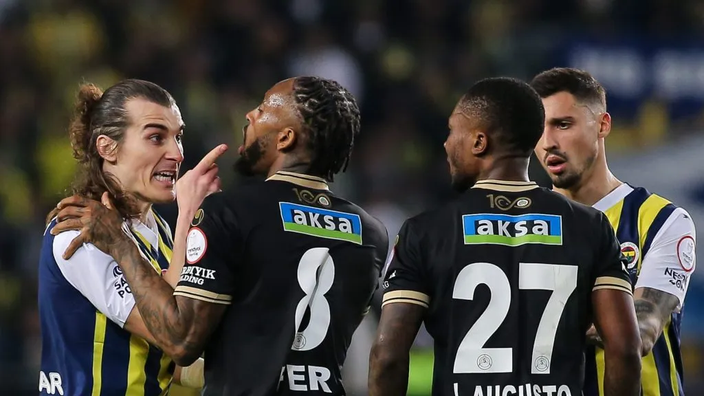 Loide Augusto é um dos alvos do Vascão. Foto: Ahmad Mora/Getty Images)