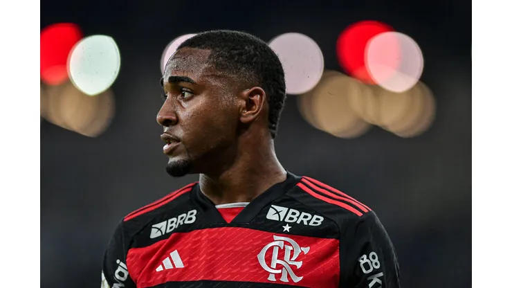 Lorran jogador do Flamengo durante partida contra o Gremio no estadio Maracana pelo campeonato Brasileiro A 2024. Foto: Thiago Ribeiro/AGIF