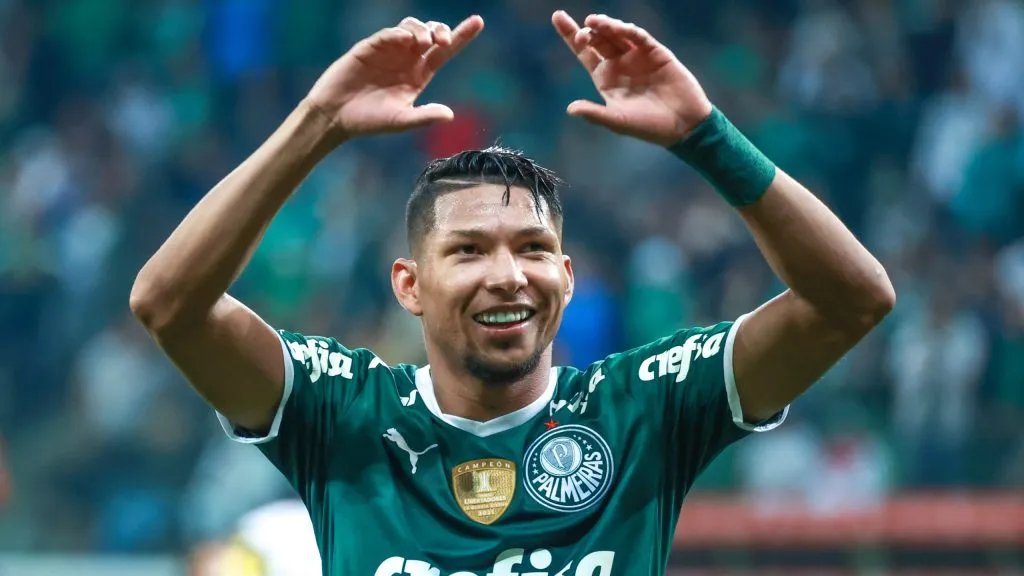 Rony comemorando pelo Palmeiras. Foto: Marcello Zambrana/AGIF