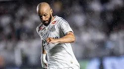 Thaciano, novo reforço do meio campo santista entrará em campo no clássico com proteção facial após lesão