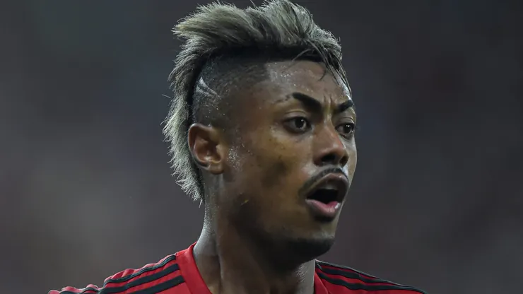 Bruno Henrique durante partida entre Flamengo e Vasco, no Maracanã, pelo Brasileirão 2020.