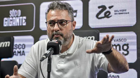 Alexandre Mattos faz ligação no Cruzeiro. - Foto: Thiago Ribeiro/AGIF