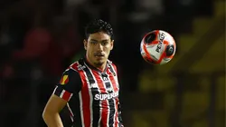 Moreira, do São Paulo, contra o Botafogo-SP. Foto: Thiago Calil/AGIF