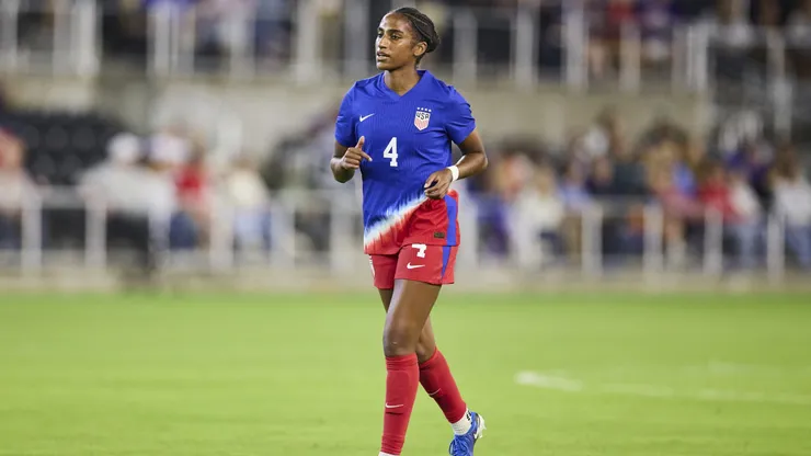 Naomi Girma pela seleção estadunidense (Johnnie Izquierdo/Getty Images)