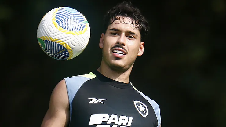 Lucas Halter vai ficar no Botafogo até a Supercopa - Foto: Vitor Silva/Botafogo.