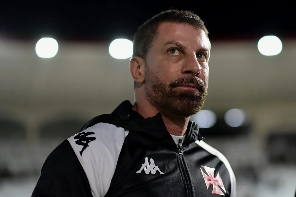 RJ – RIO DE JANEIRO – 03/08/2024 – BRASILEIRO A 2024, VASCO X BRAGANTINO – Pedrinho presidente do Vasco durante partida contra o Bragantino no estadio Sao Januario pelo campeonato Brasileiro A 2024. Foto: Thiago Ribeiro/AGIF