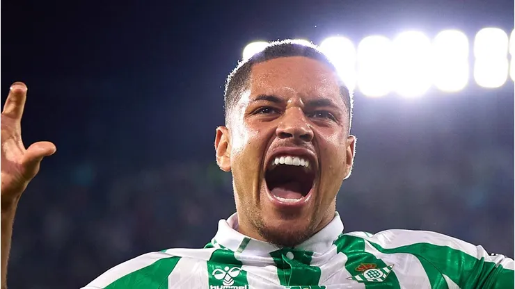 SEVILLE, SPAIN - SEPTEMBER 13: Vitor Roque of Real Betis celebrates after scoring the teams second goal during the LaLiga match between Real Betis Balompie and CD Leganes at Estadio Benito Villamarin on September 13, 2024 in Seville, Spain. (Photo by Fran Santiago/Getty Images)