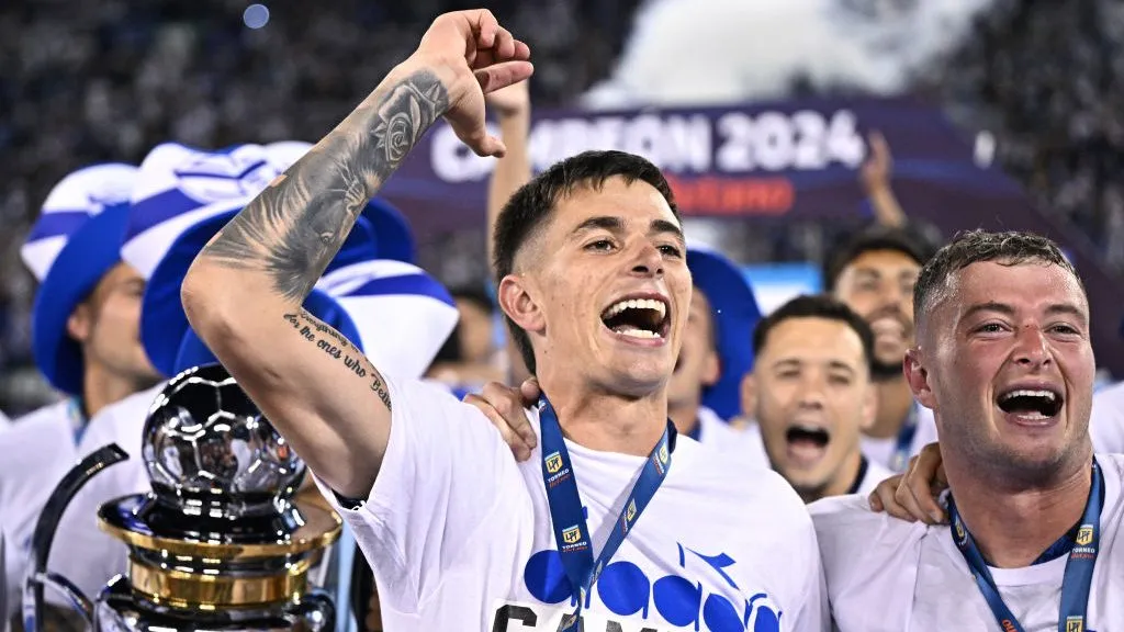 Valentín Gómez celebrando a conquista do título do Campeonato Argentino –  (Photo by Rodrigo Valle/Getty Images)