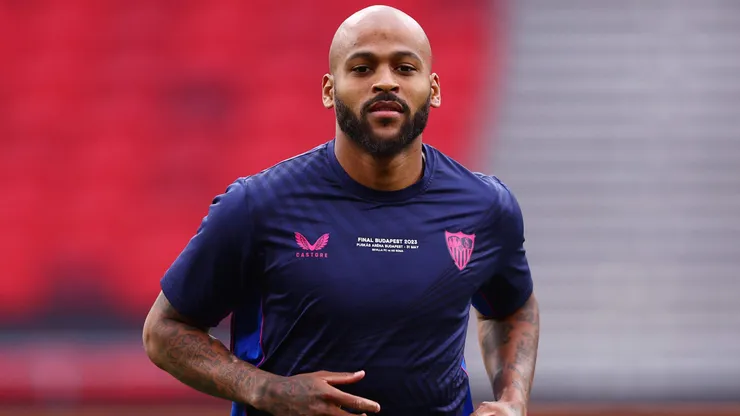 Buscando zagueiros no mercado, o Grêmio fez uma proposta de empréstimo por Marcão, do Sevilla.