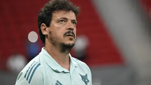 Fernando Diniz tecnico do Cruzeiro durante partida contra o Athletic Club no estadio Mane Garrincha pelo campeonato Mineiro 2025. Foto: Mateus Bonomi/AGIF