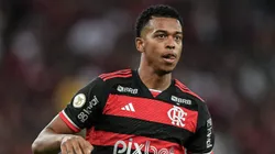 Carlinhos marcou e deu assistência em goleada do Flamengo - Foto: Thiago Ribeiro/AGIF