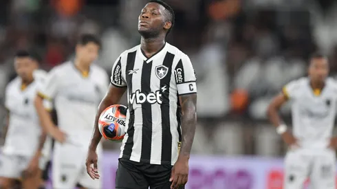 Patrick de Paula perde pênalti em derrota do Botafogo para o Volta Redonda e revolta a torcida.