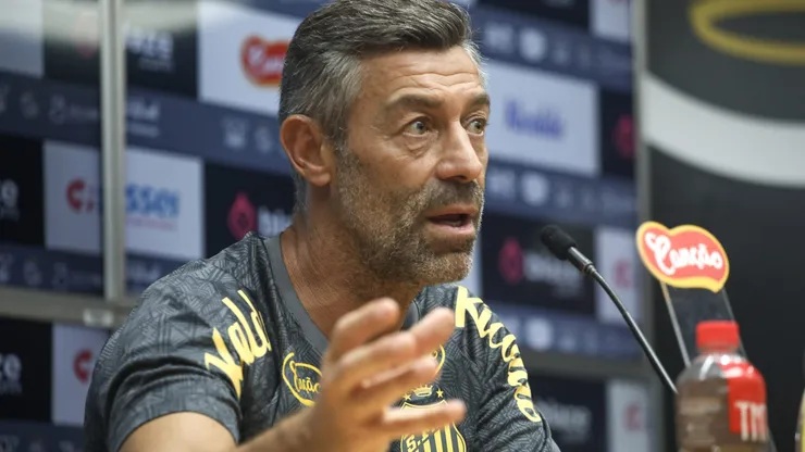 Pedro Caixinha analisou a derrota do Peixe e pediu reforços