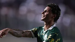 Richard Ríos marcando o gol da vitória do Palmeiras contra o Santos no Paulistão 2025. Foto: Ettore Chiereguini/AGIF