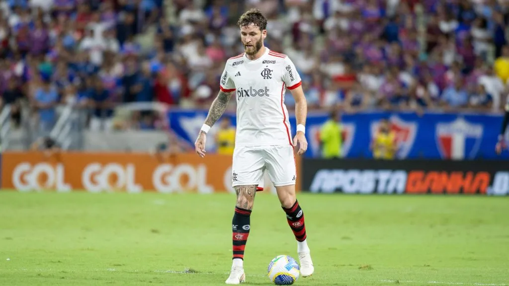 Léo Pereira descarta saída do Flamengo após interesse do México – Foto: Baggio Rodrigues/AGIF