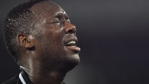 Jogador sua parceira de culpa - Foto: Thiago Ribeiro/AGIF.