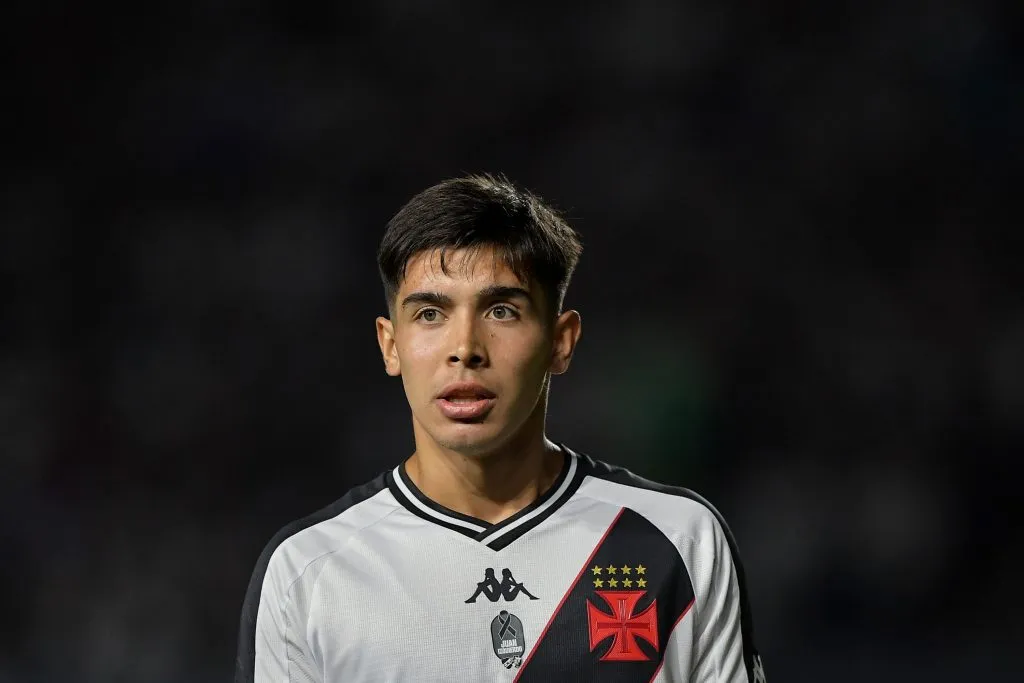 RJ – RIO DE JANEIRO – 29/08/2024 – BRASILEIRO A 2024, VASCO X ATHLETICO-PR – Sforza jogador do Vasco durante partida contra o Athletico-PR no estadio Sao Januario pelo campeonato Brasileiro A 2024. Foto: Thiago Ribeiro/AGIF