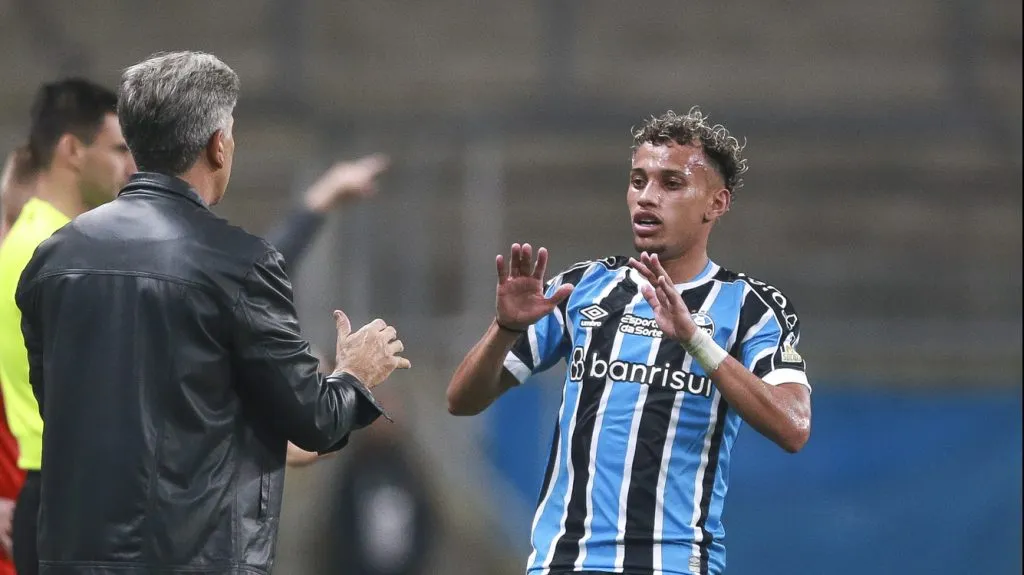 Bitello foi bem com Renato Portaluppi - (Photo by Fernando Alves/Getty Images).