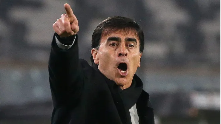Quinteros busca implementar seu trabalho no Grêmio -Foto: PhotoSport/AGIF