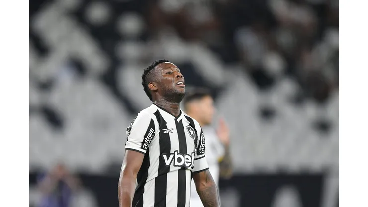 Patrick de Paula perdeu um pênalti e foi bastante criticado pela torcida. Foto: Thiago Ribeiro/AGIF