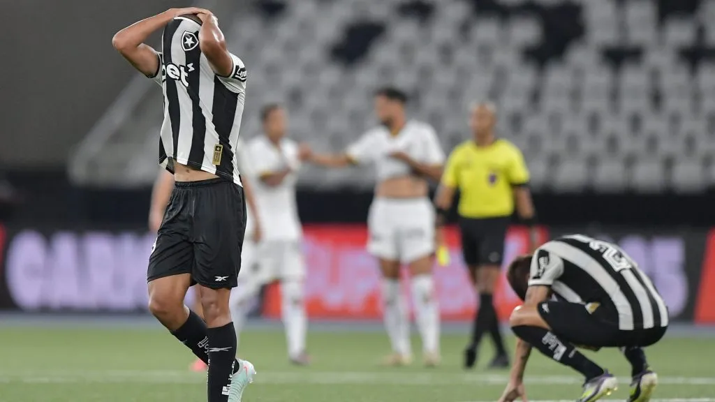 Botafogo perdeu pela terceira vez no Cariocão 2025. Foto: Thiago Ribeiro/AGIF