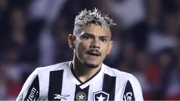 Tiquinho Soares quando atuava pelo Botafogo - Foto: Marcello Zambrana/AGIF