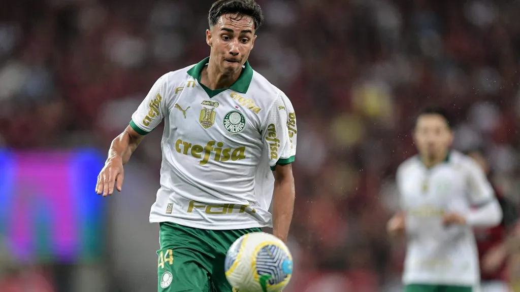 Vitor Reis deixou o Verdão e diretoria está atrás de substituto – Foto: Thiago Ribeiro/AGIF