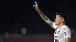 Cano jogador do Fluminense comemora seu gol durante partida contra o Portuguesa Rio no estádio Luso Brasileiro pelo campeonato Carioca 2025. Foto: Thiago Ribeiro/AGIF