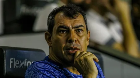 Carille assumiu o Vasco para a temporada 2025. Foto: Marco Miatelo/AGIF