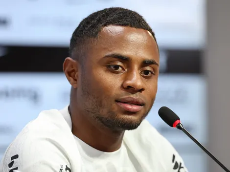 Palacios comemora volta aos gramados: "Muito feliz em voltar"