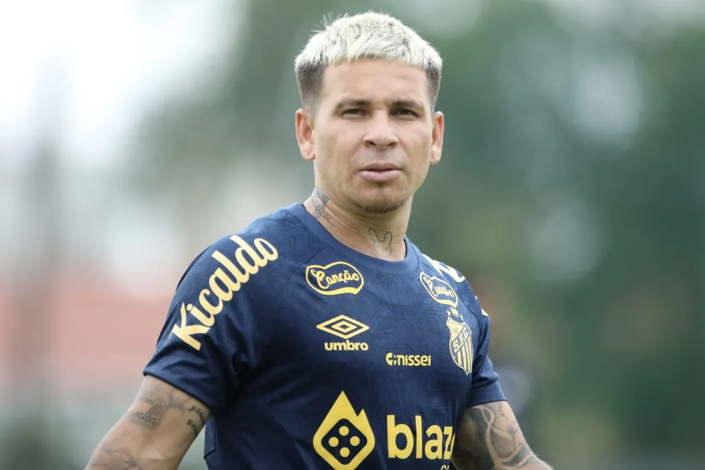 Soteldo ainda é jogador do Santos