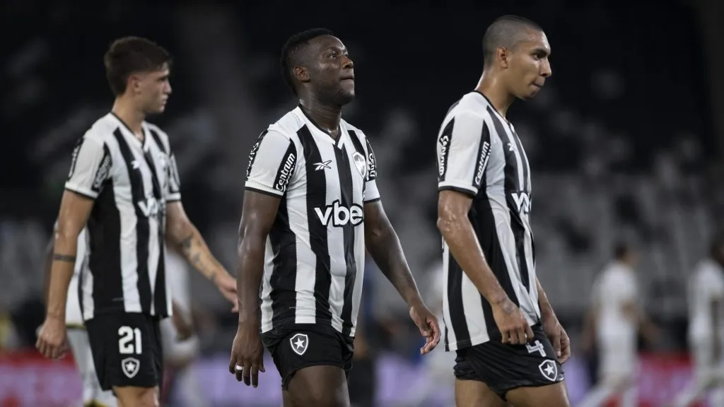 Botafogo perdeu três partidas neste início de Carioca. Foto: Jorge Rodrigues/AGIF