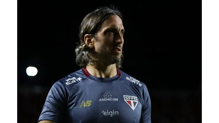 Luis Zubeldia tecnico do Sao Paulo durante partida contra o Guarani no estadio Morumbi pelo campeonato Paulista 2025. Foto: Marco Miatelo/AGIF