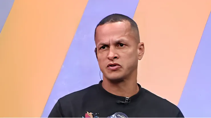 Souza aponta que o clássico de domingo (26) não tem favoritismo. Foto: Reprodução/ YouTube.