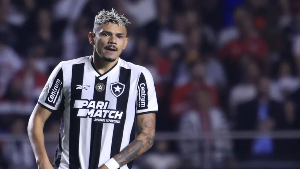 Tiquinho Soares vai estrear no Santos neste sábado – Foto: Marcello Zambrana/AGIF