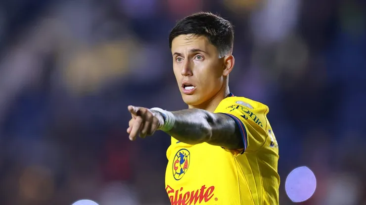 Brian Rodríguez está mais longe do Santos.