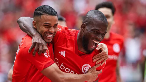 Wanderson? Enner Valencia (à direita) é pensado pelo Palmeiras para suprir carência no ataque de Abel Ferreira